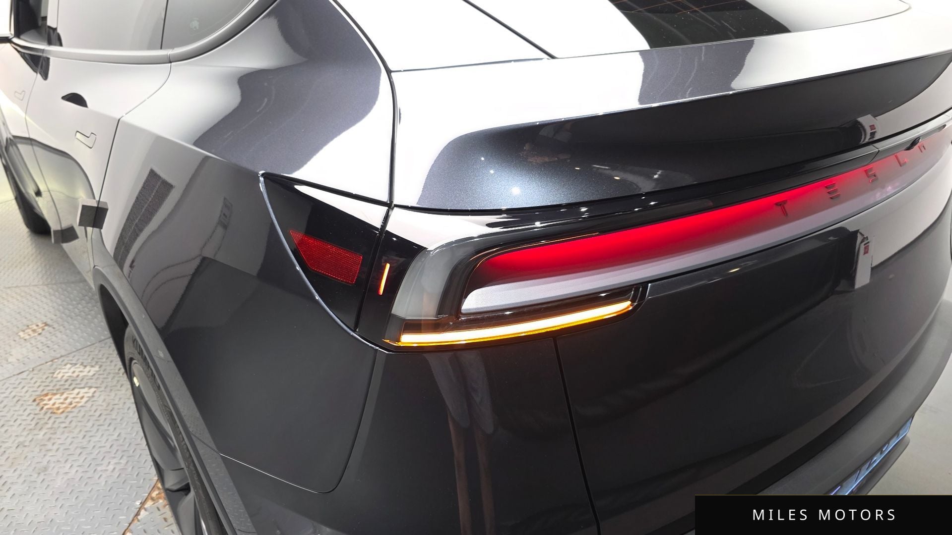Tesla Model Y 2025 — миниатюра 8