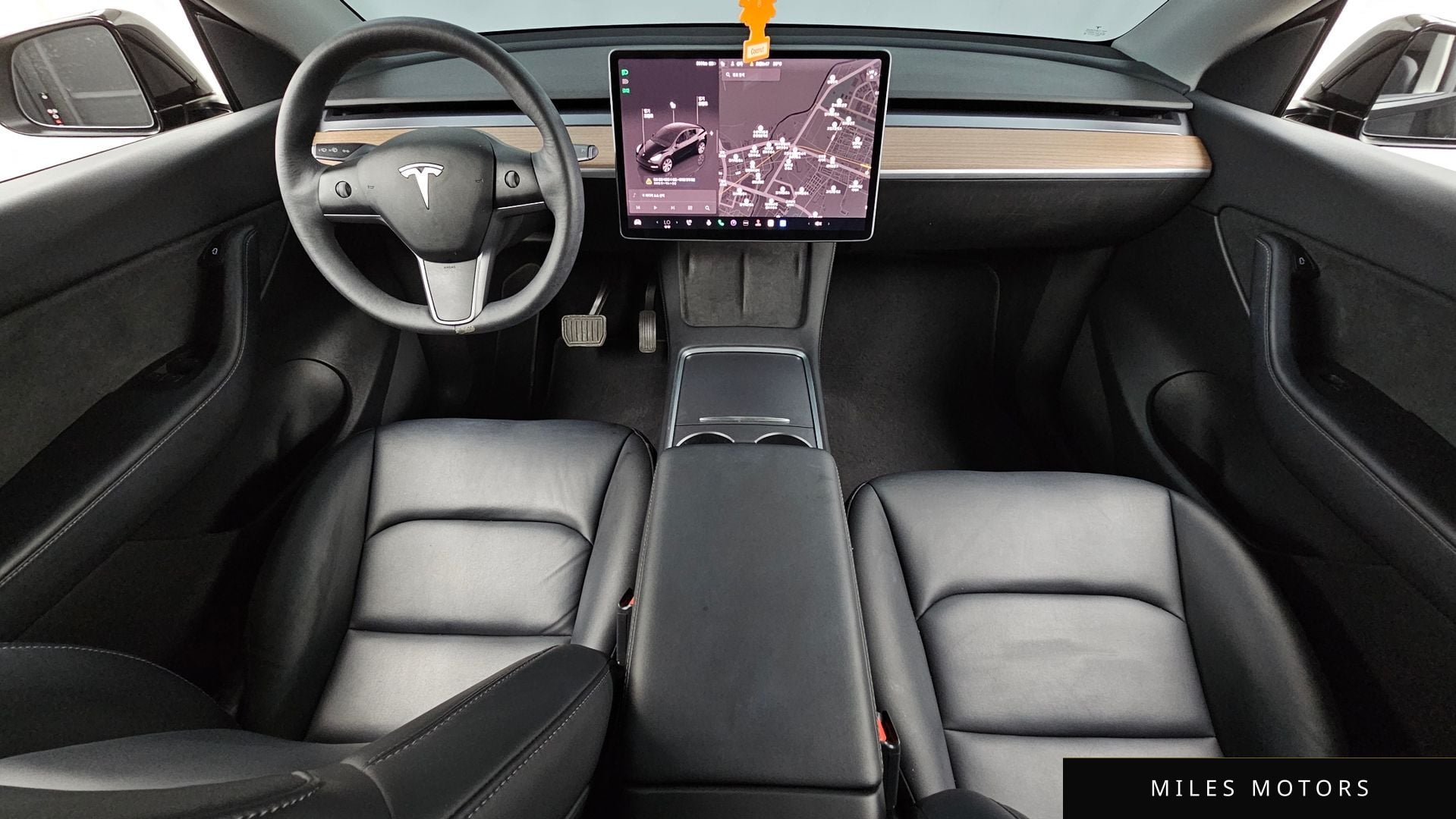 Tesla Model Y 2022 — миниатюра 10