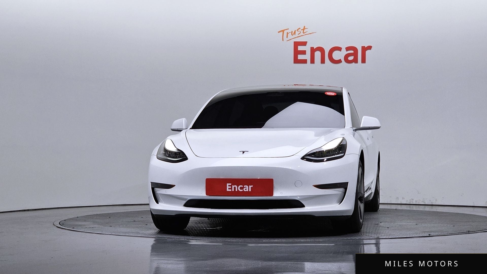 Tesla Model 3 2020 — миниатюра 3