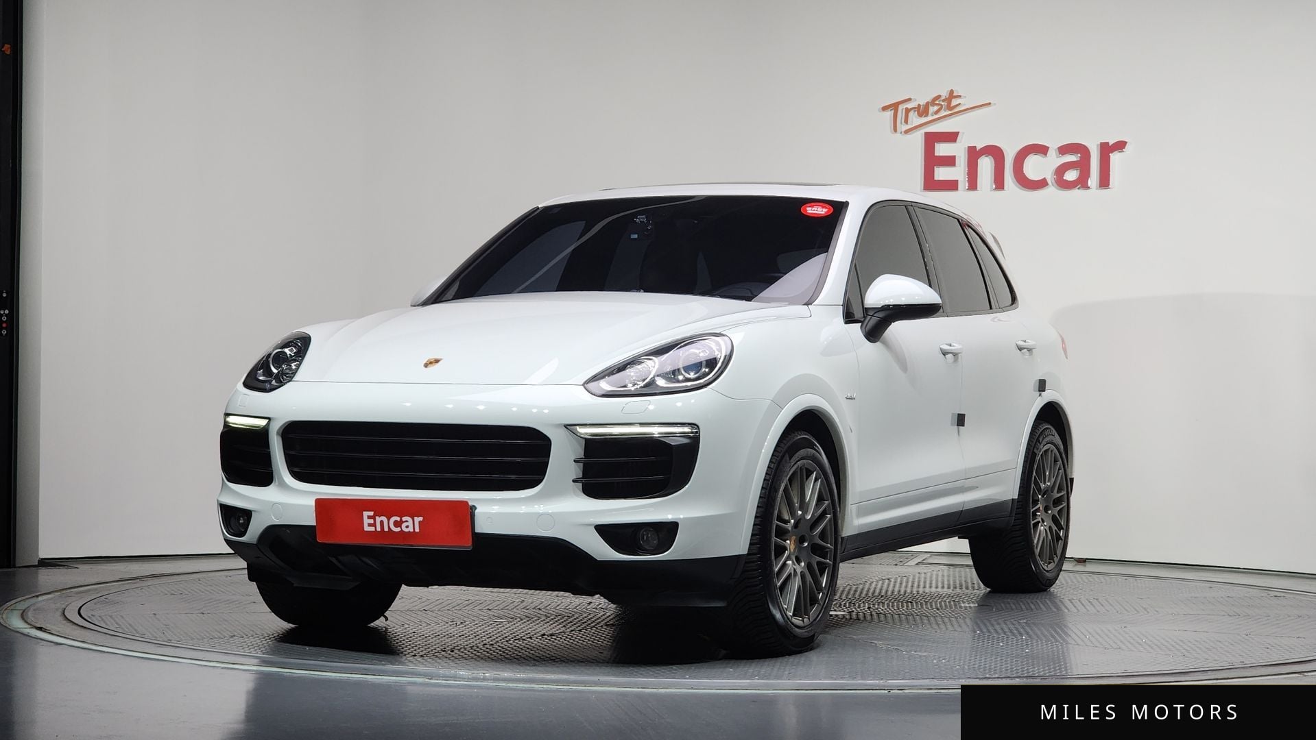 Porsche Cayenne 2017 — фото 1 из 12