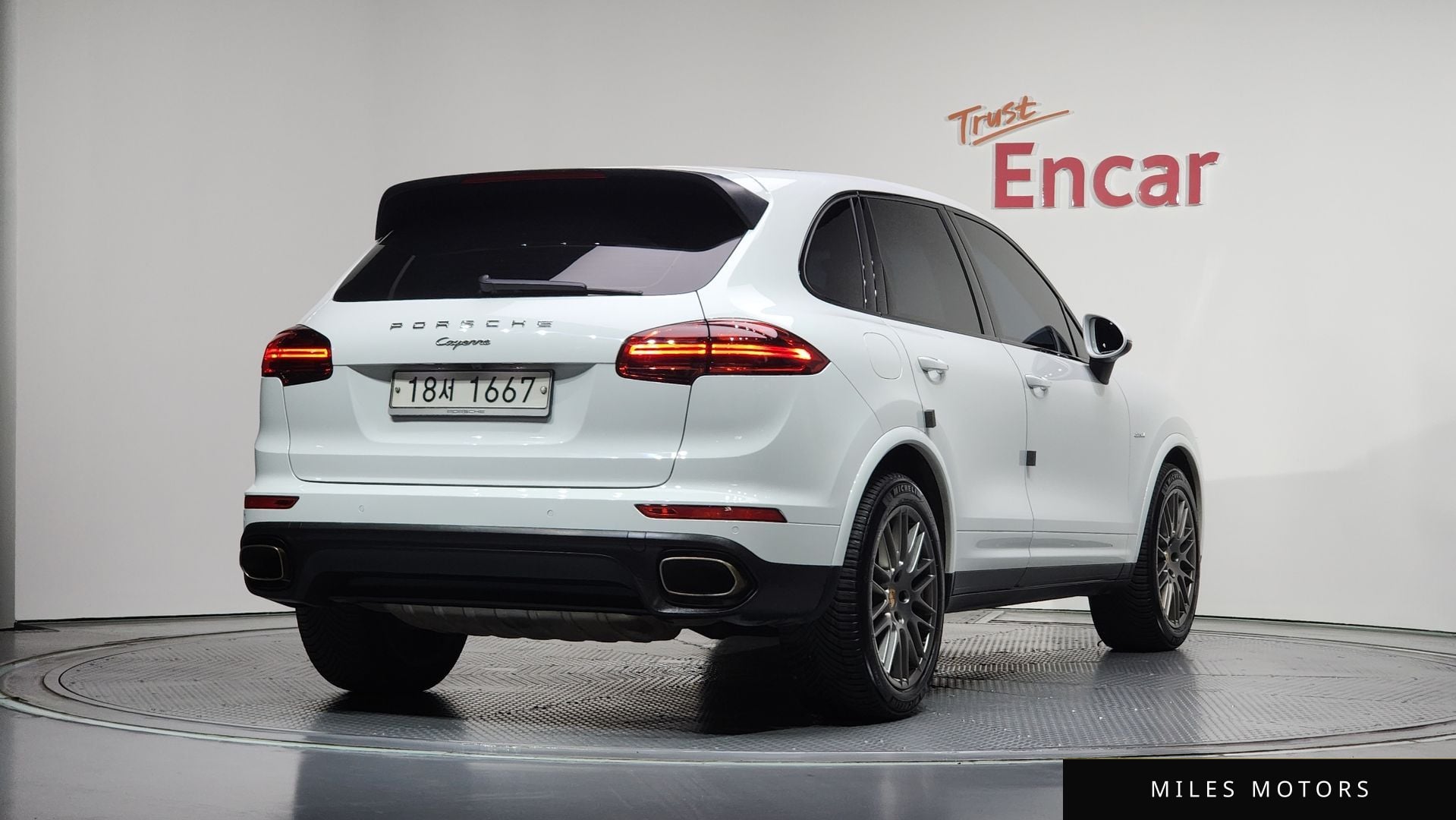 Porsche Cayenne 2017 — миниатюра 2