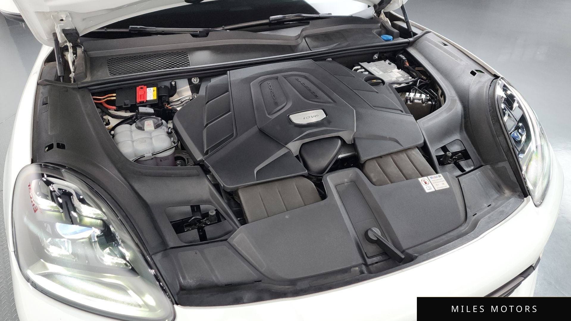 Porsche Cayenne 2022 — миниатюра 6