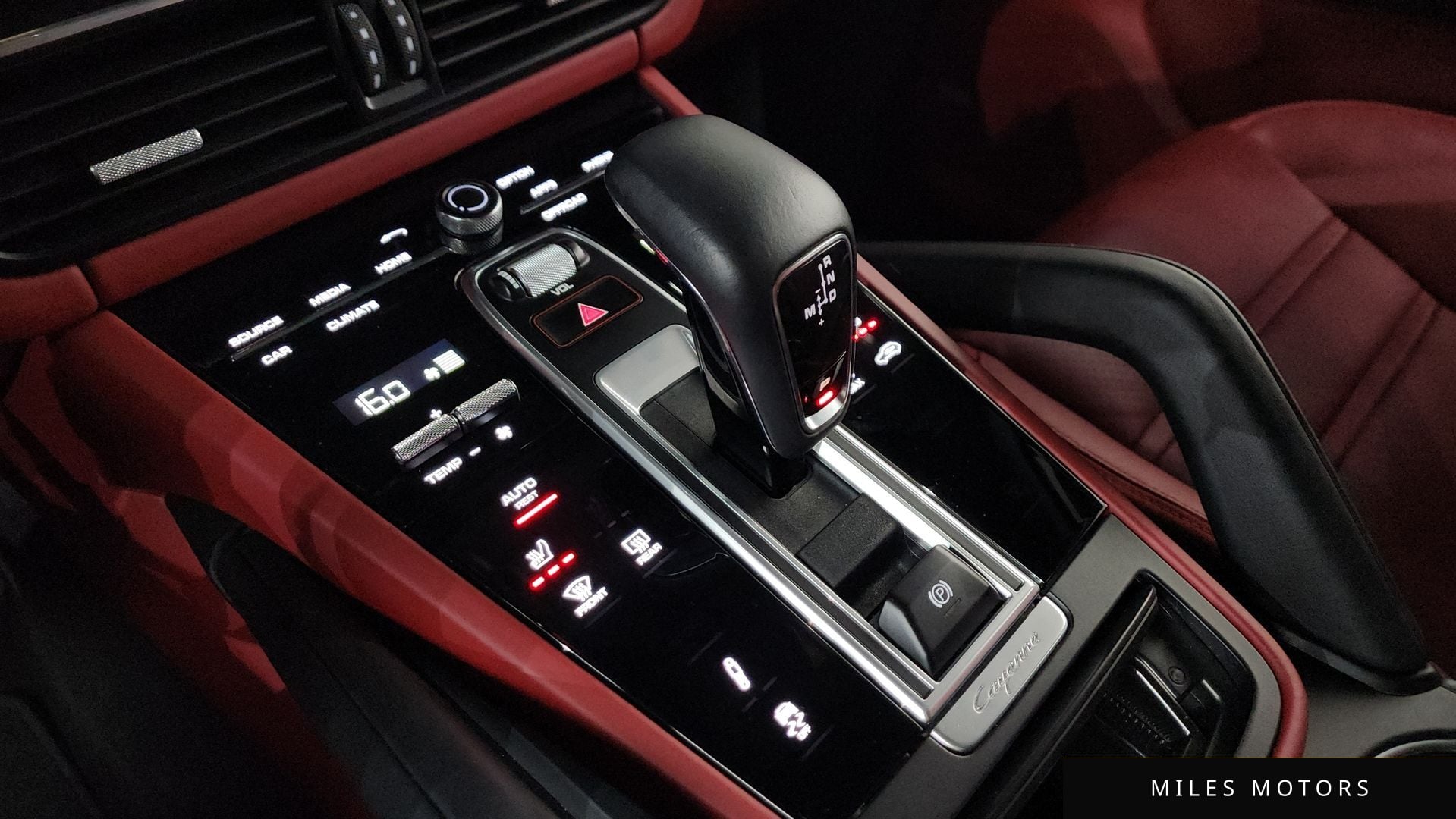Porsche Cayenne 2022 — миниатюра 9