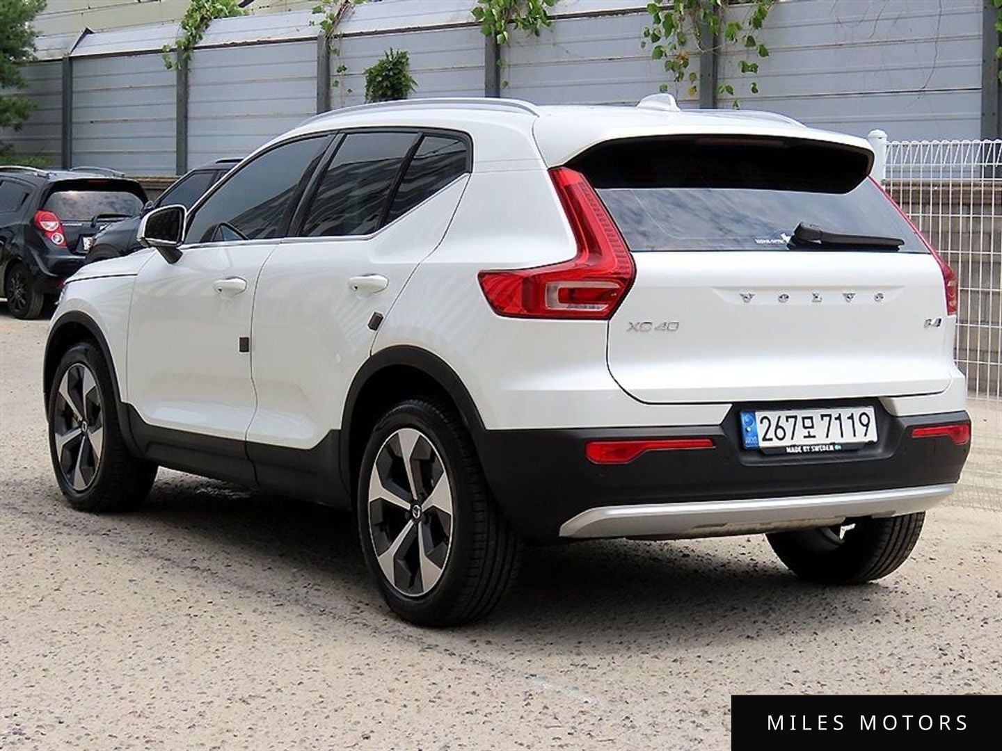Volvo XC40 2023 — миниатюра 3