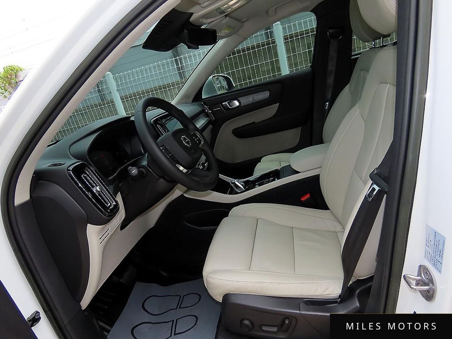 Volvo XC40 2023 — миниатюра 5