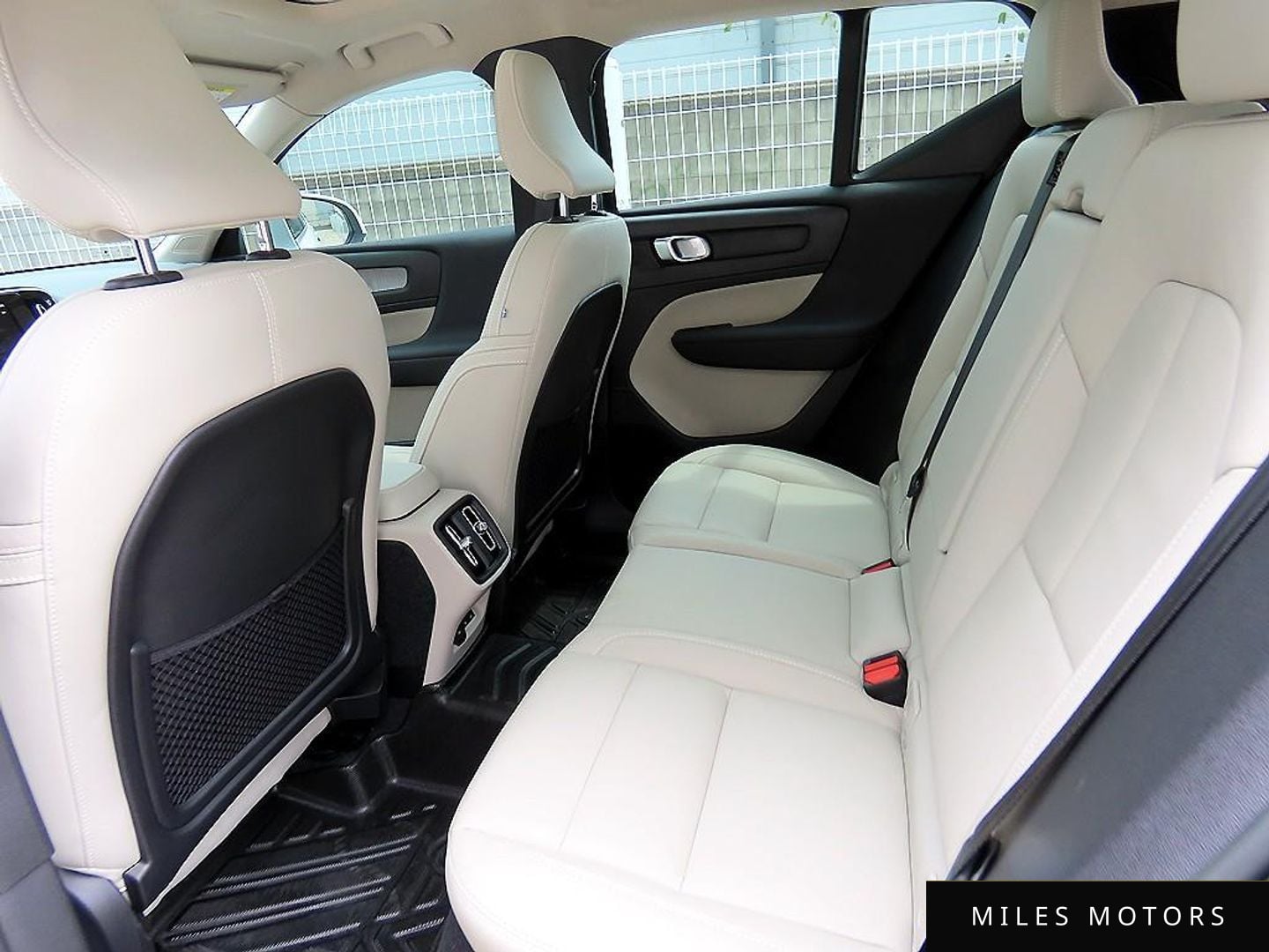 Volvo XC40 2023 — миниатюра 6