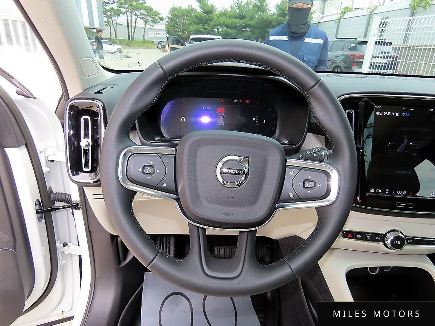 Volvo XC40 2023 — миниатюра 8