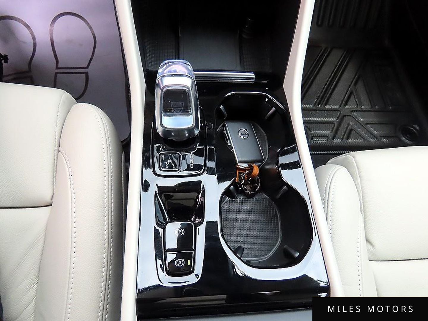 Volvo XC40 2023 — миниатюра 10