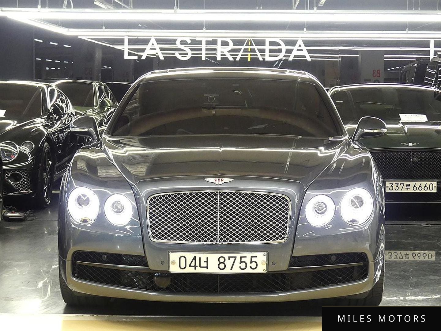 Bentley Flying Spur 2017 — фото 1 из 12