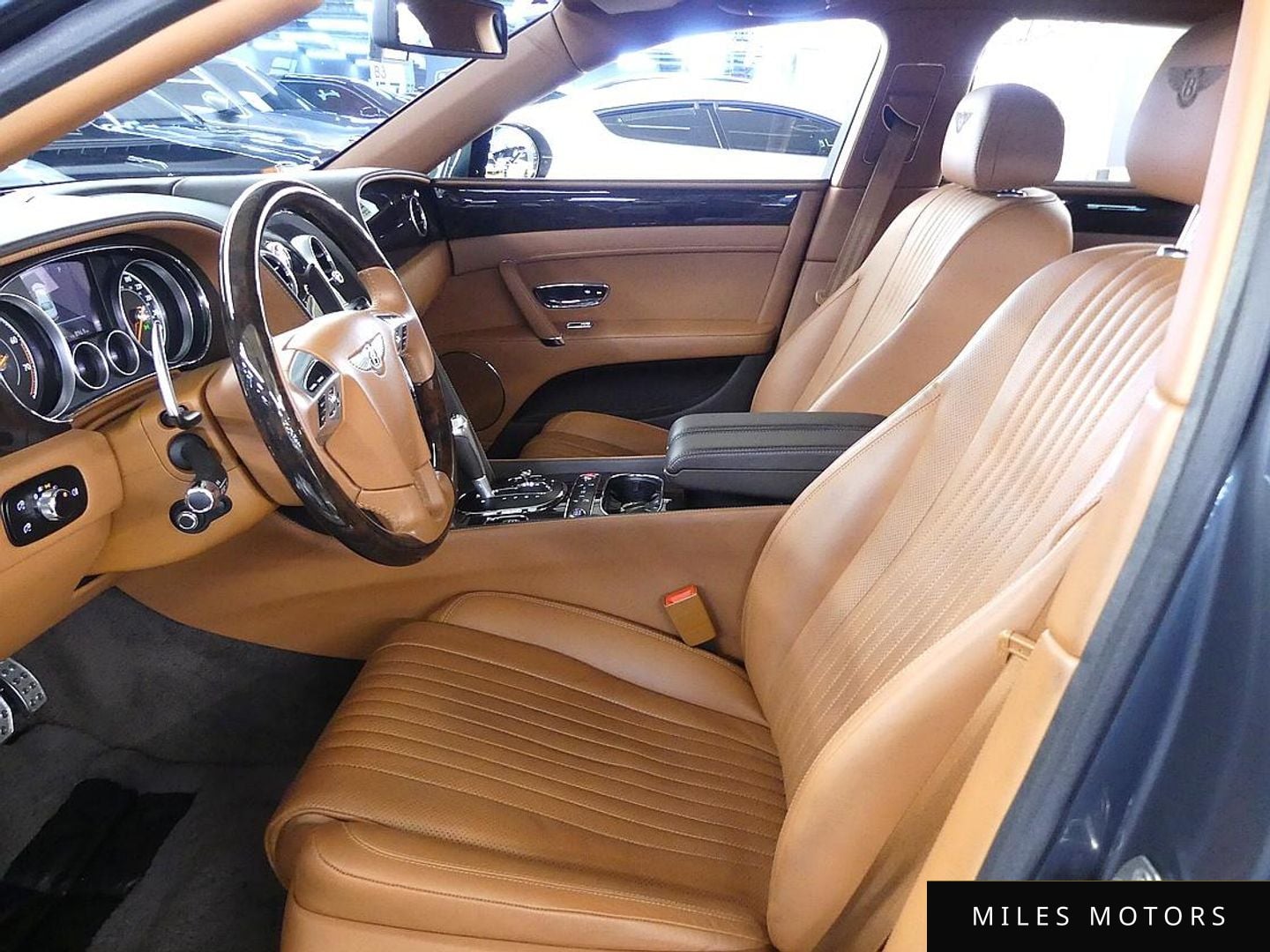 Bentley Flying Spur 2017 — миниатюра 10