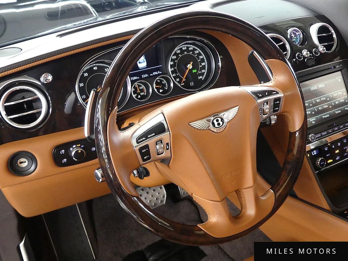 Bentley Flying Spur 2017 — миниатюра 12