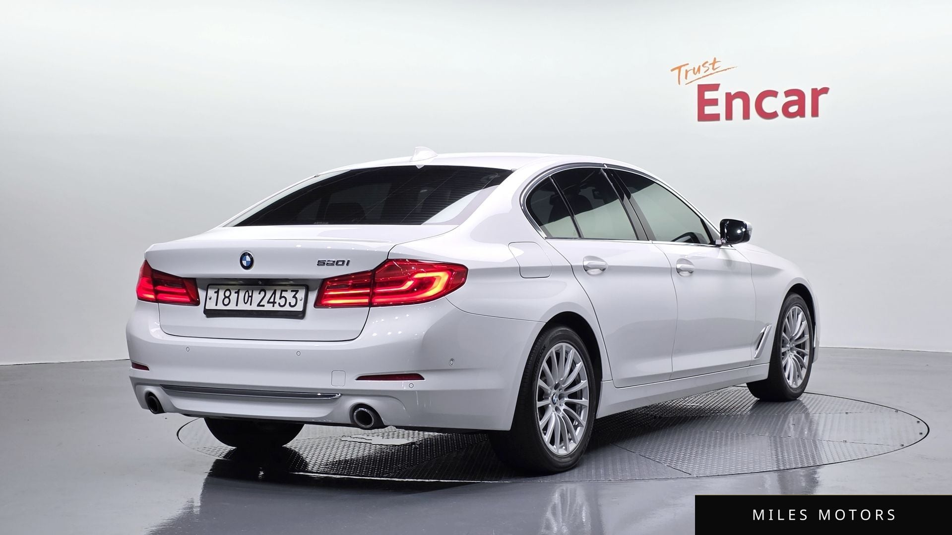 BMW 5 Series (G30) 2019 — миниатюра 2