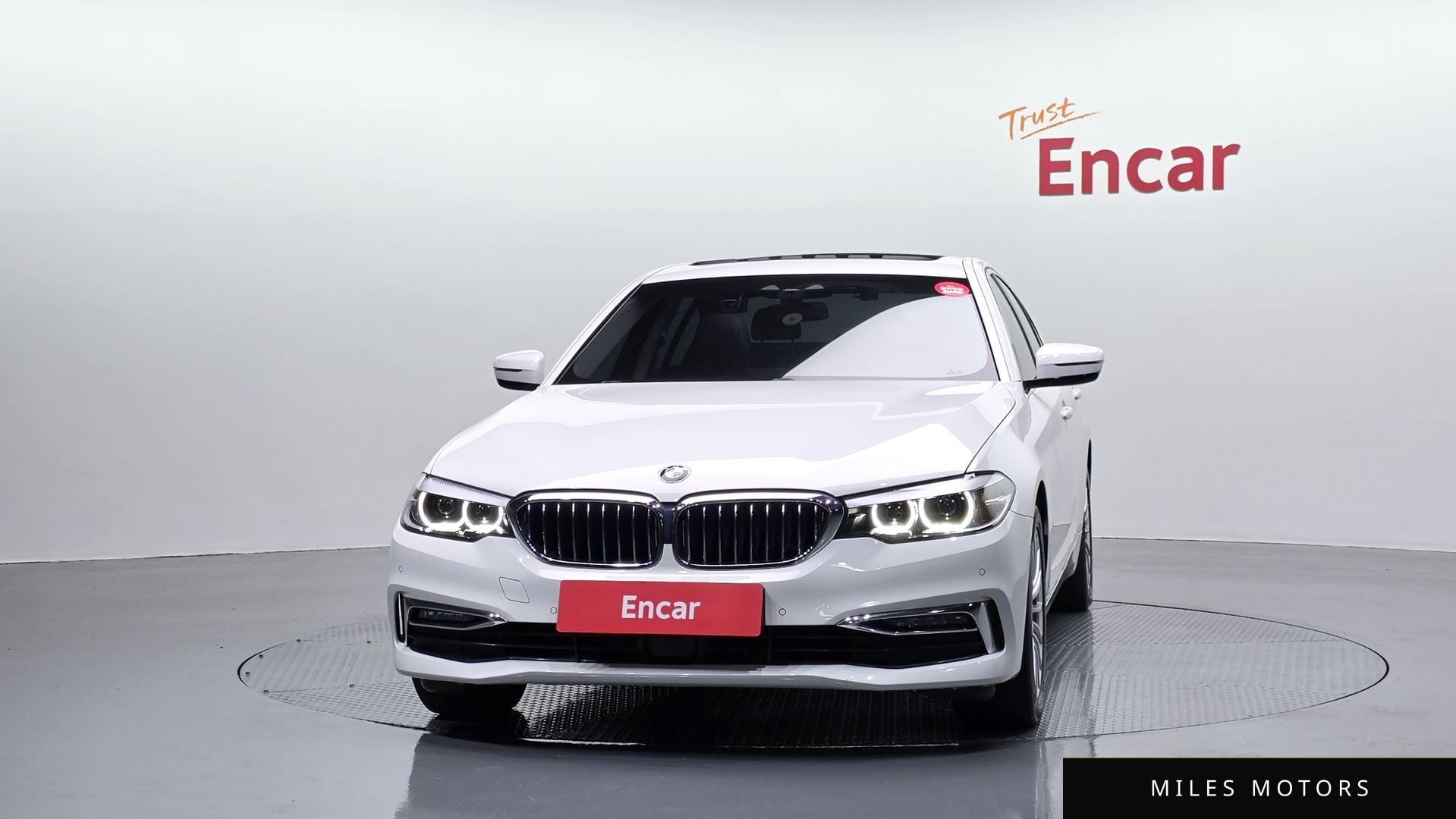 BMW 5 Series (G30) 2019 — миниатюра 3