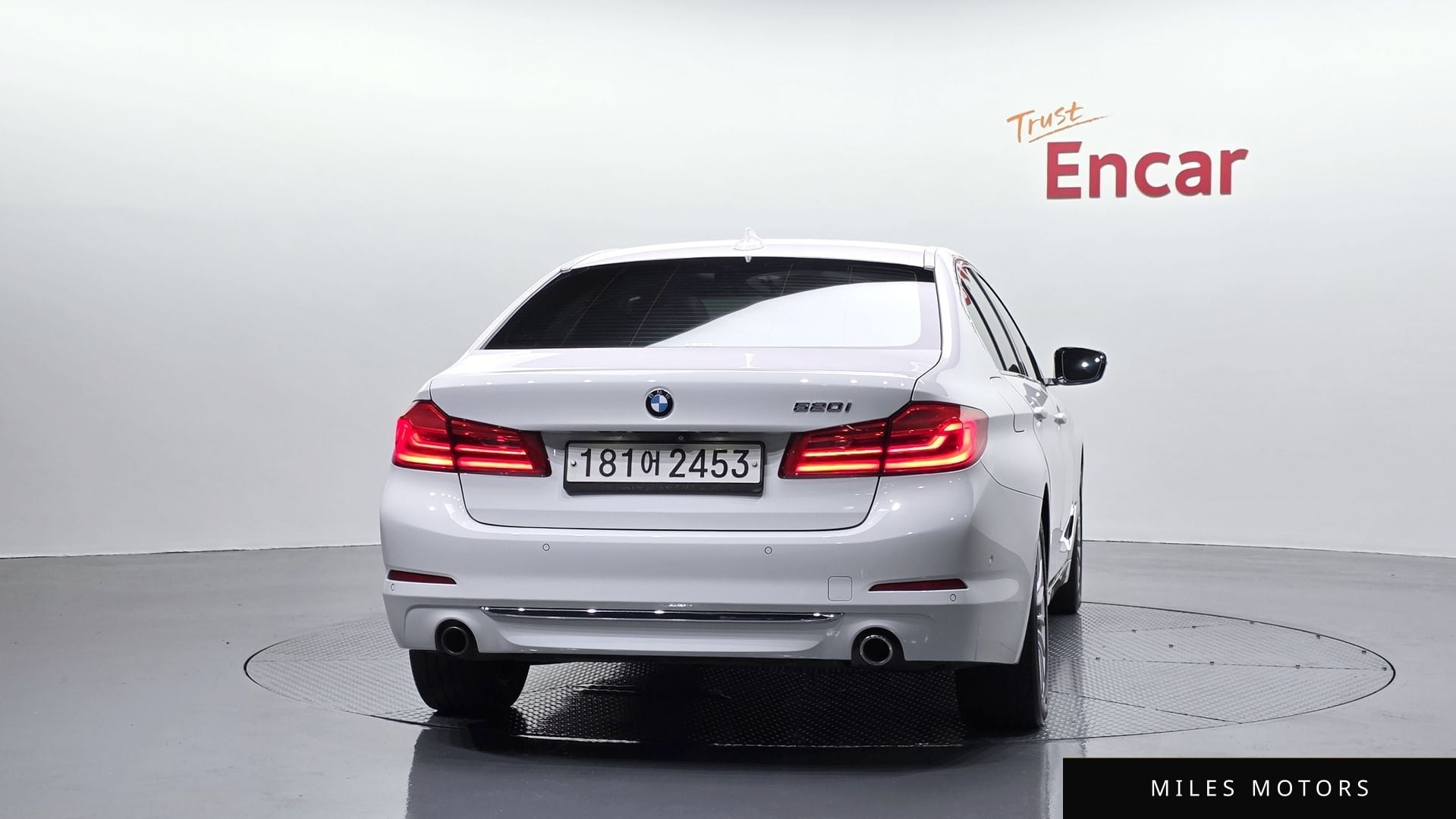BMW 5 Series (G30) 2019 — миниатюра 4