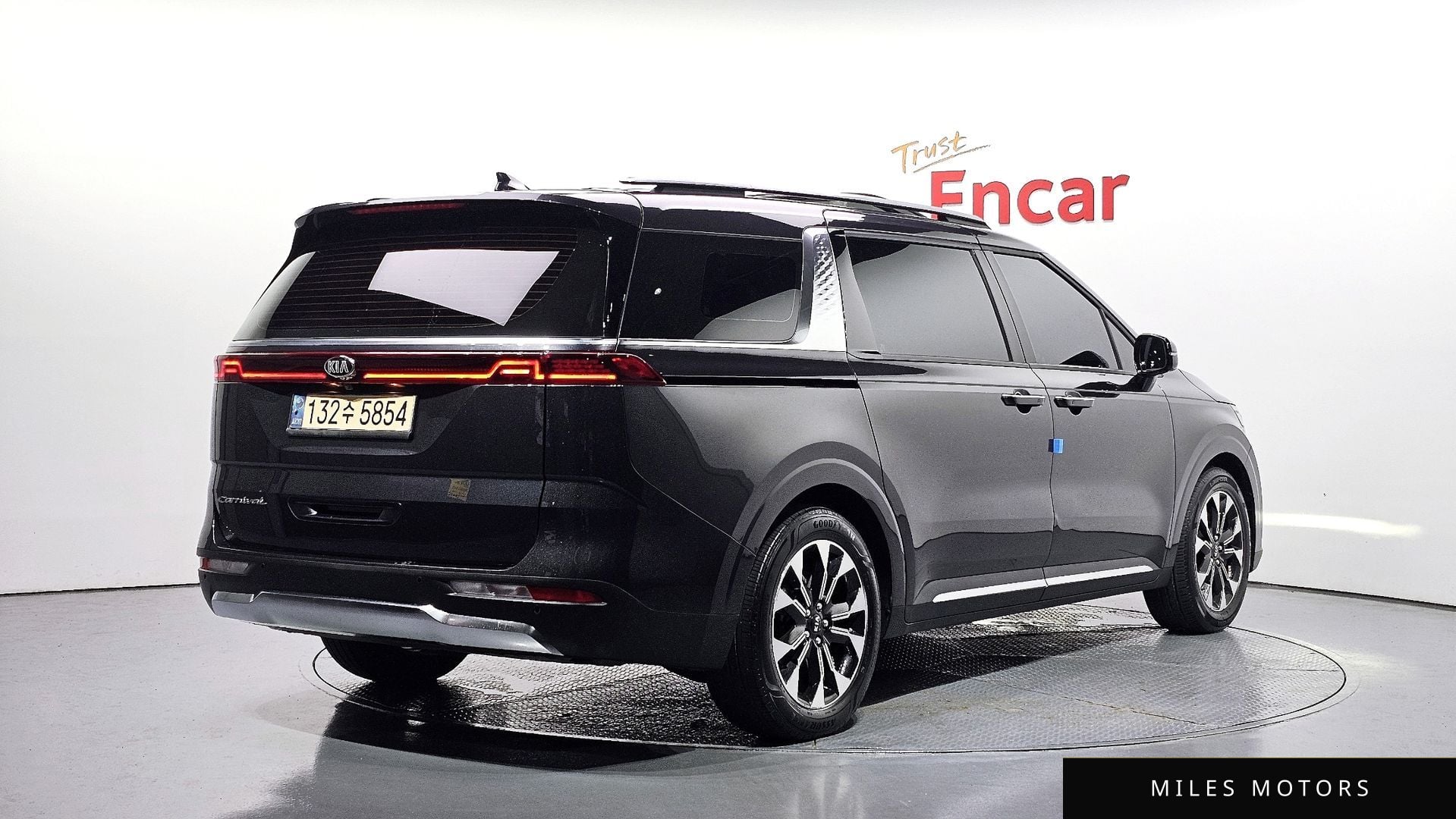 Kia Carnival 2021 — миниатюра 2