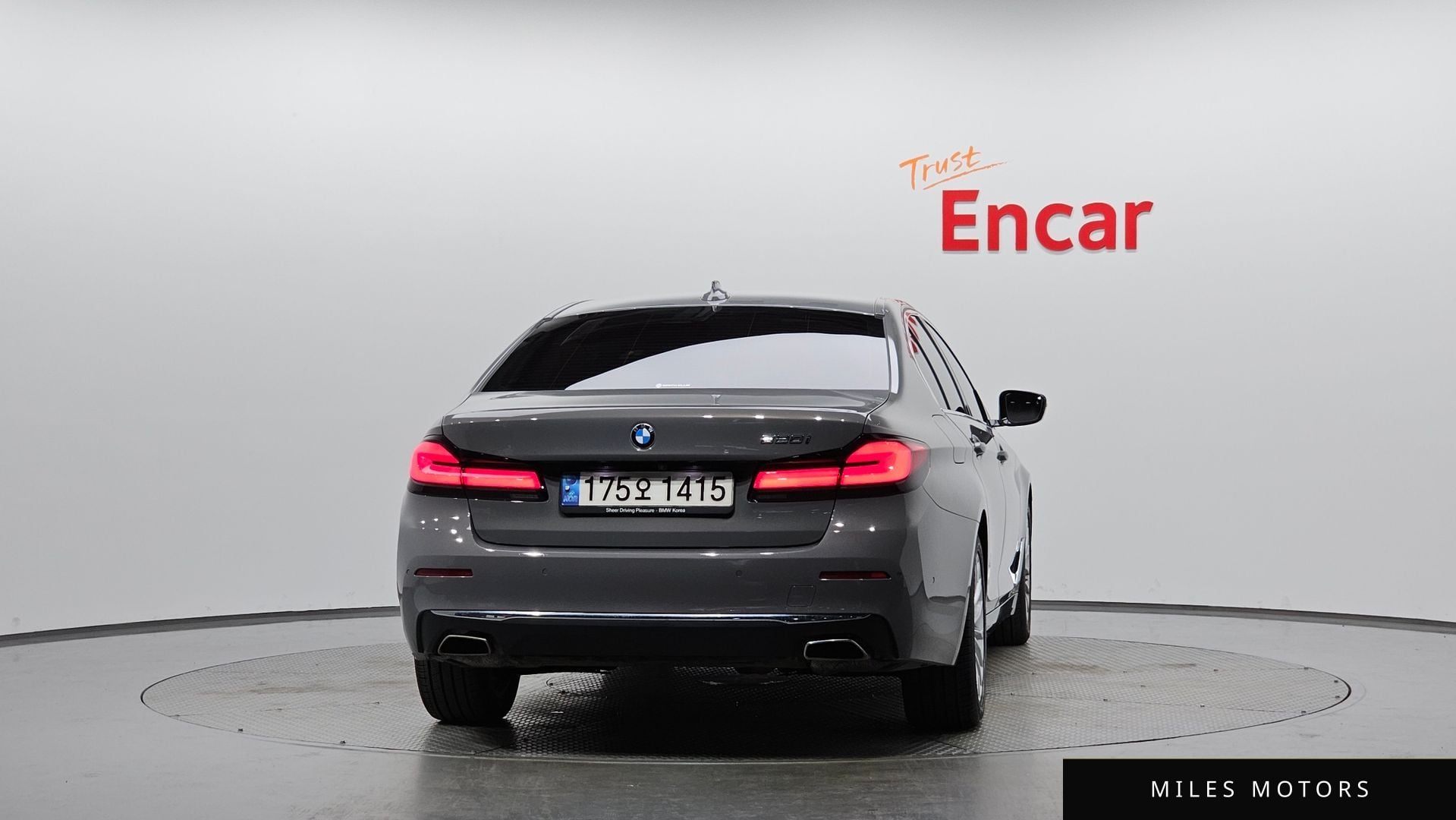 BMW 5 Series (G30) 2022 — миниатюра 4