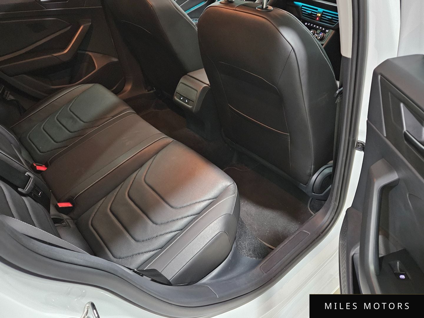 Volkswagen Jetta 2023 — миниатюра 12