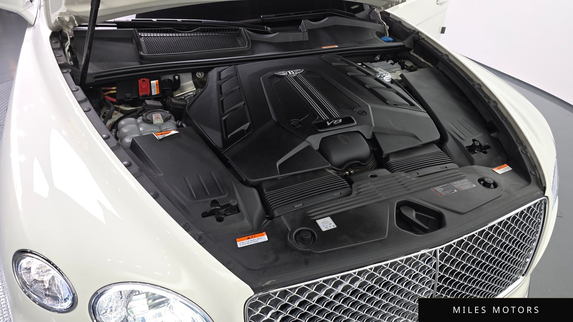 Bentley Bentayga 2022 — миниатюра 6