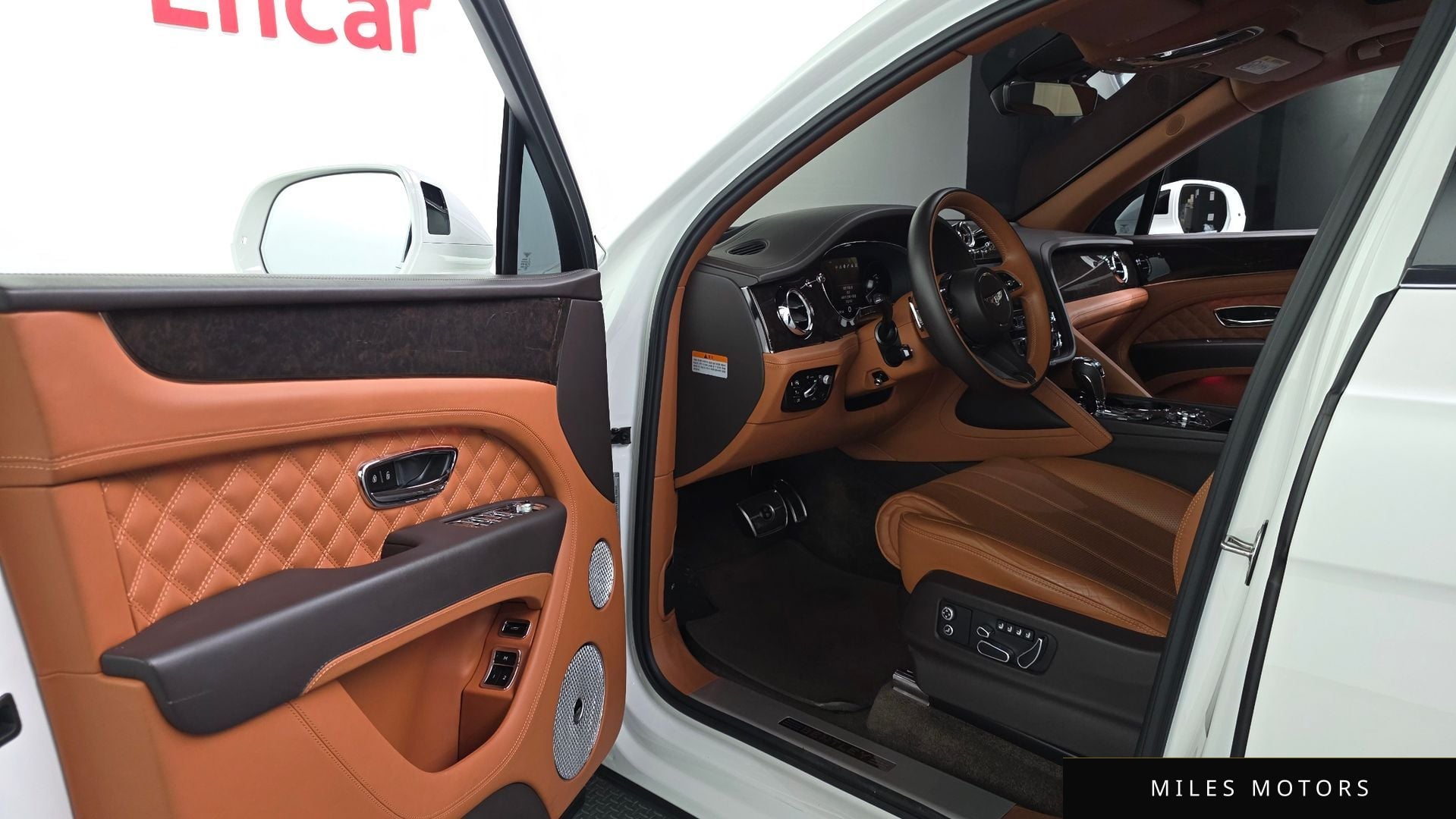 Bentley Bentayga 2022 — миниатюра 10