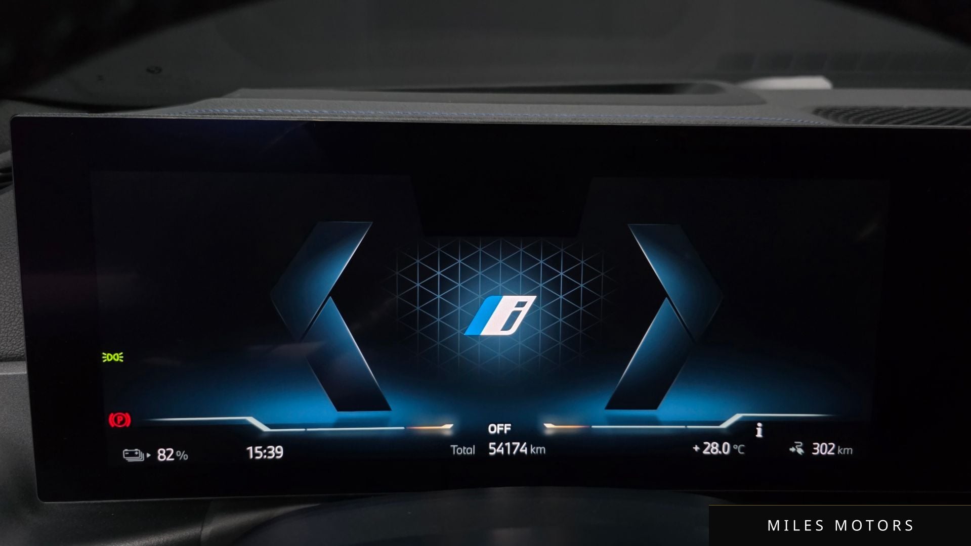 BMW i4 2023 — миниатюра 11
