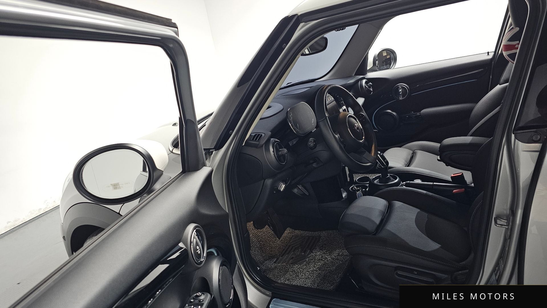 MINI Cooper 2024 — миниатюра 12