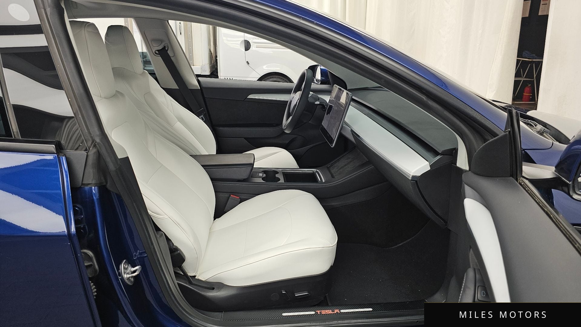 Tesla Model 3 2022 — миниатюра 11