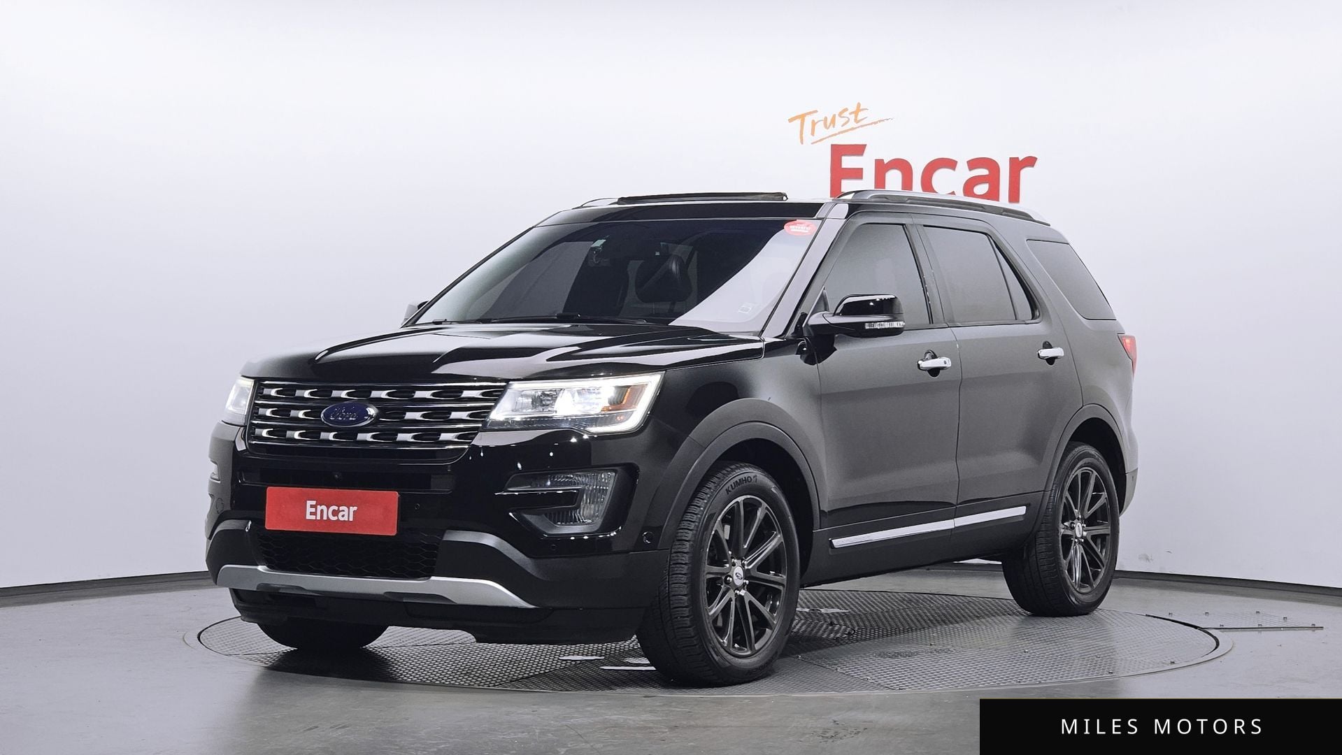Ford Explorer 2016 — фото 1 из 12