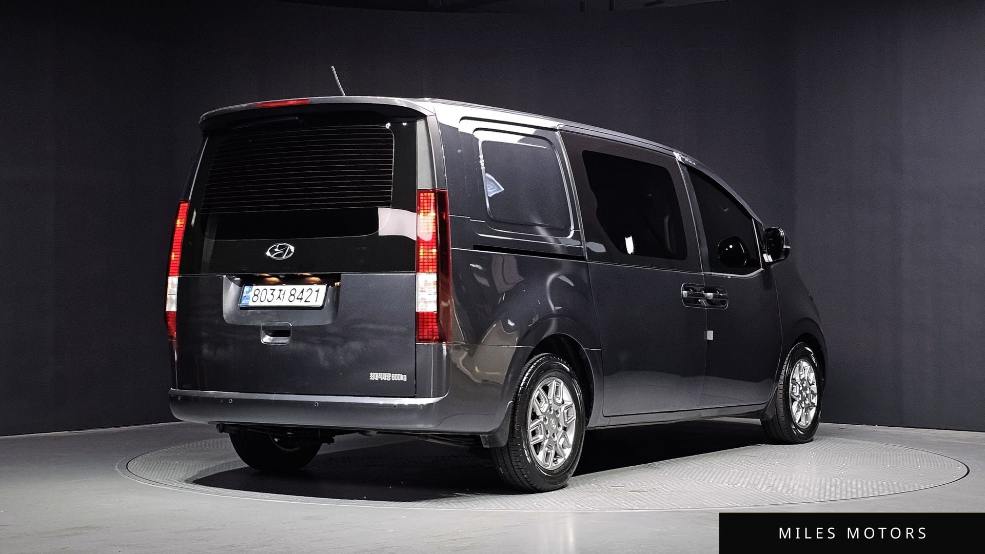 Hyundai Staria 2022 — миниатюра 2