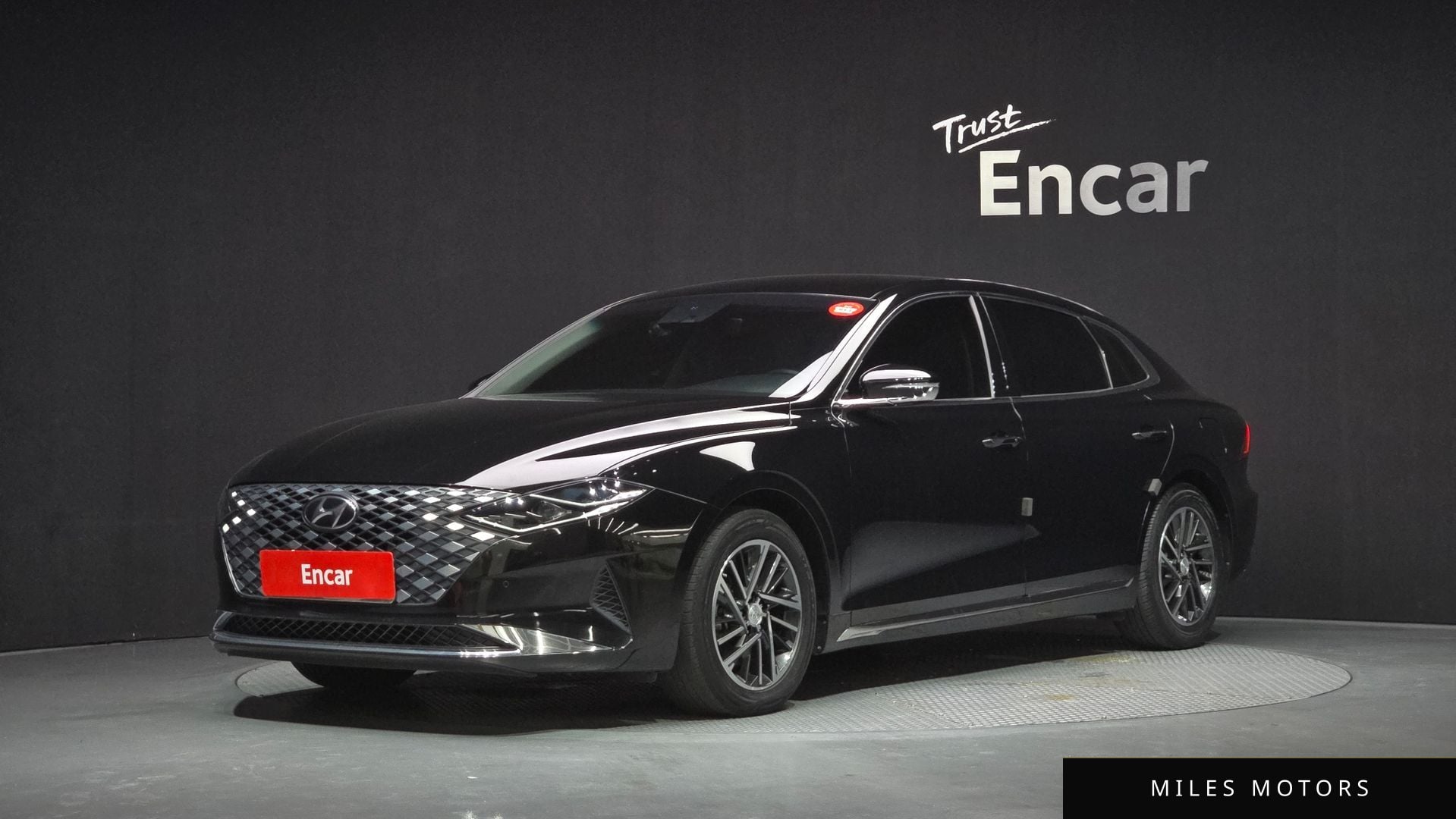 Hyundai Grandeur 2022 — фото 1 из 12