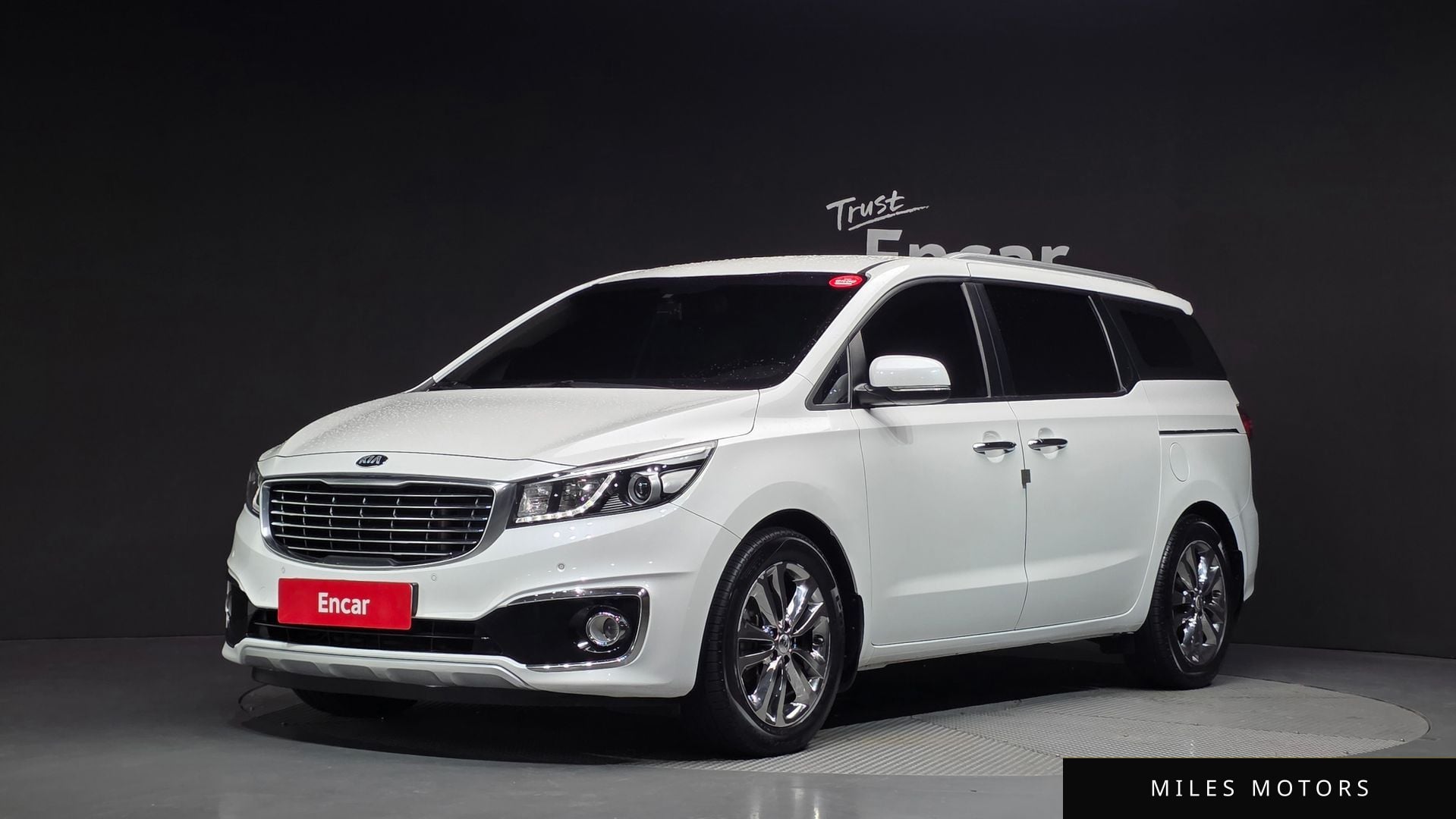 Kia Canival 2016 — фото 1 из 12