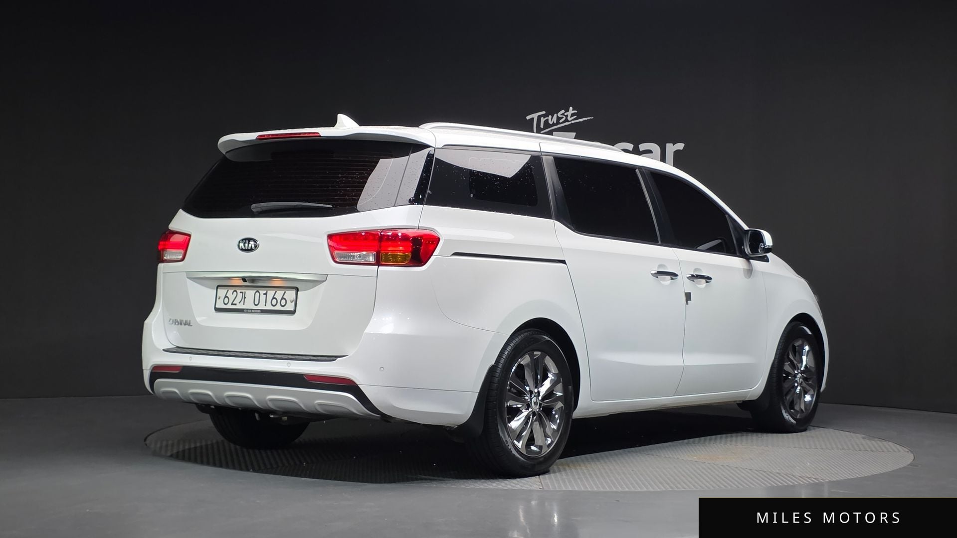Kia Canival 2016 — миниатюра 2