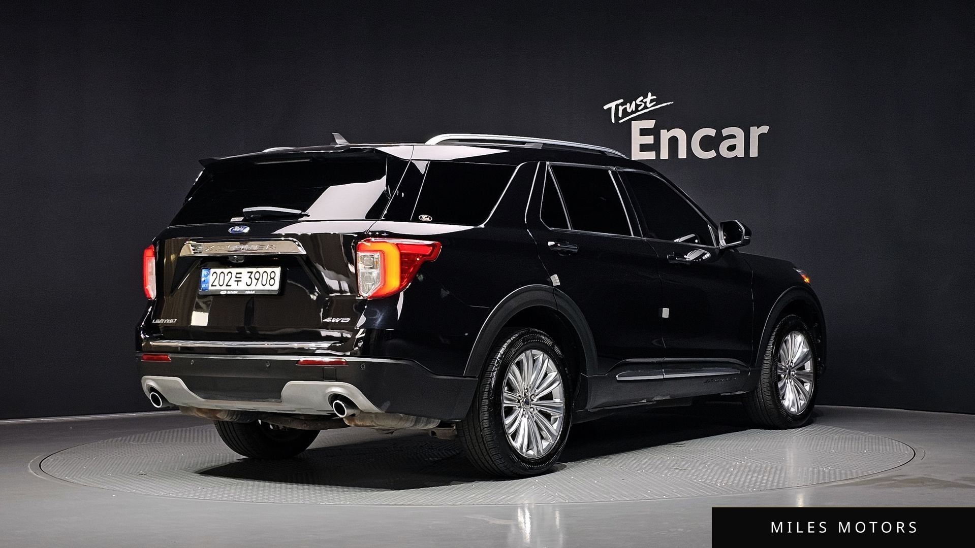 Ford Explorer 2021 — миниатюра 2