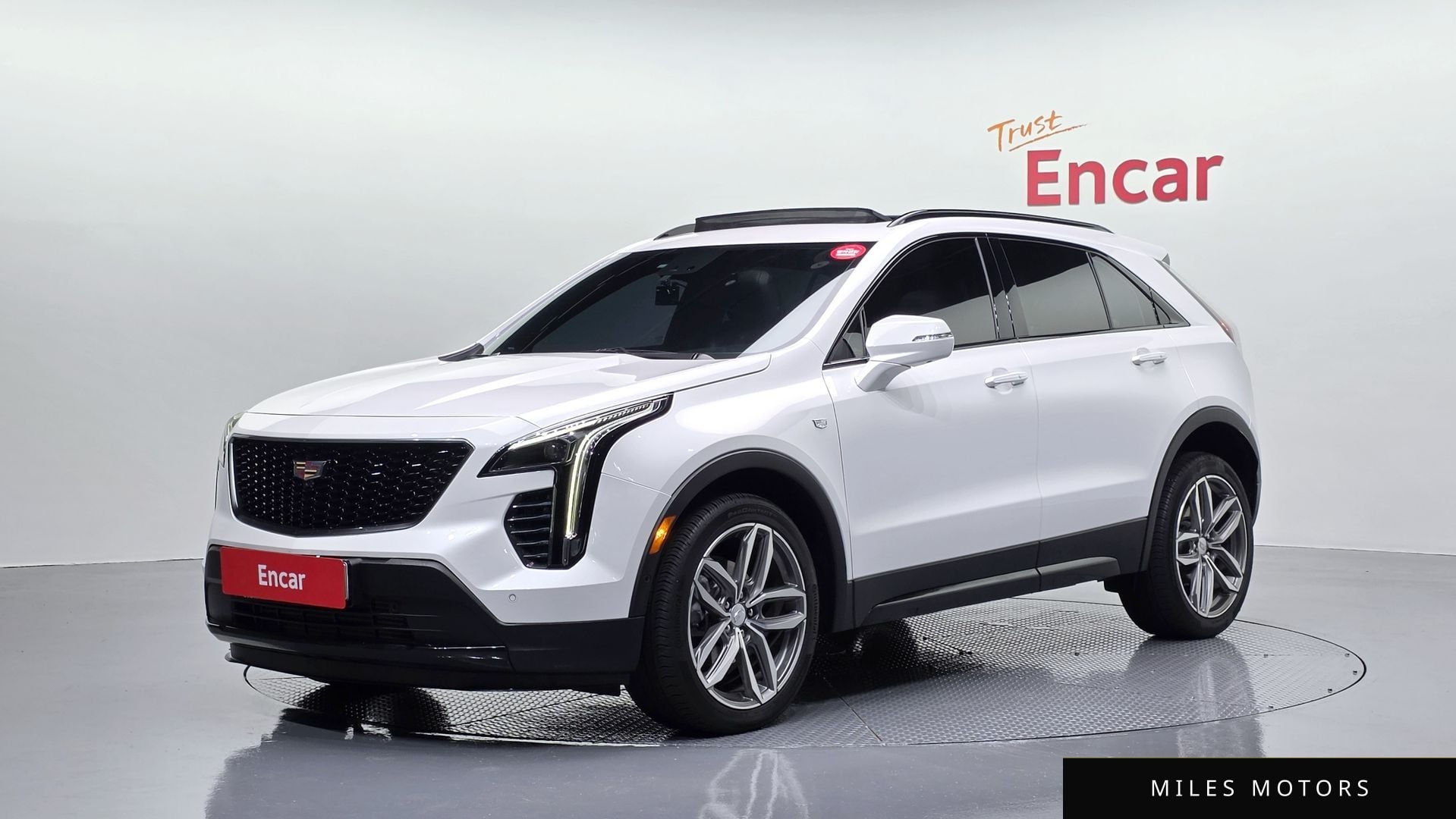 Cadillac XT4 2023 — фото 1 из 12
