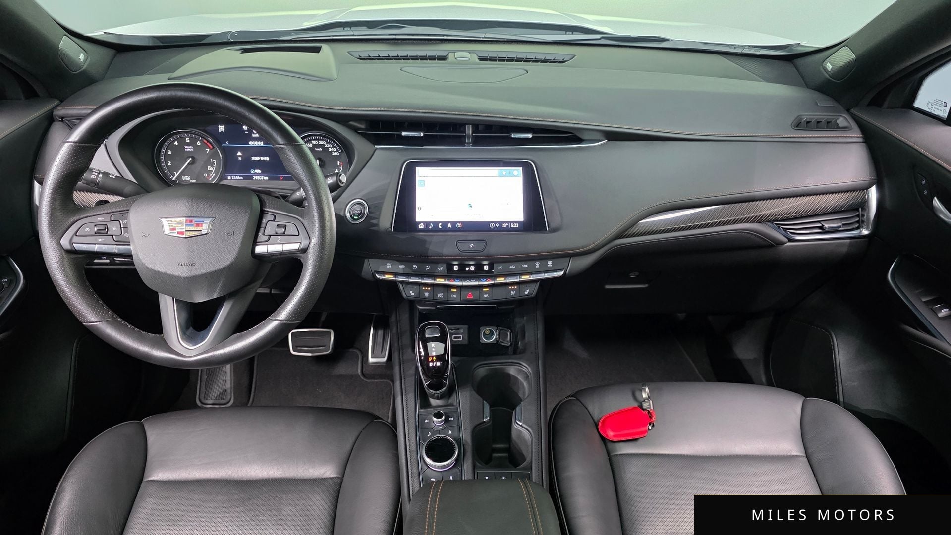 Cadillac XT4 2023 — миниатюра 10
