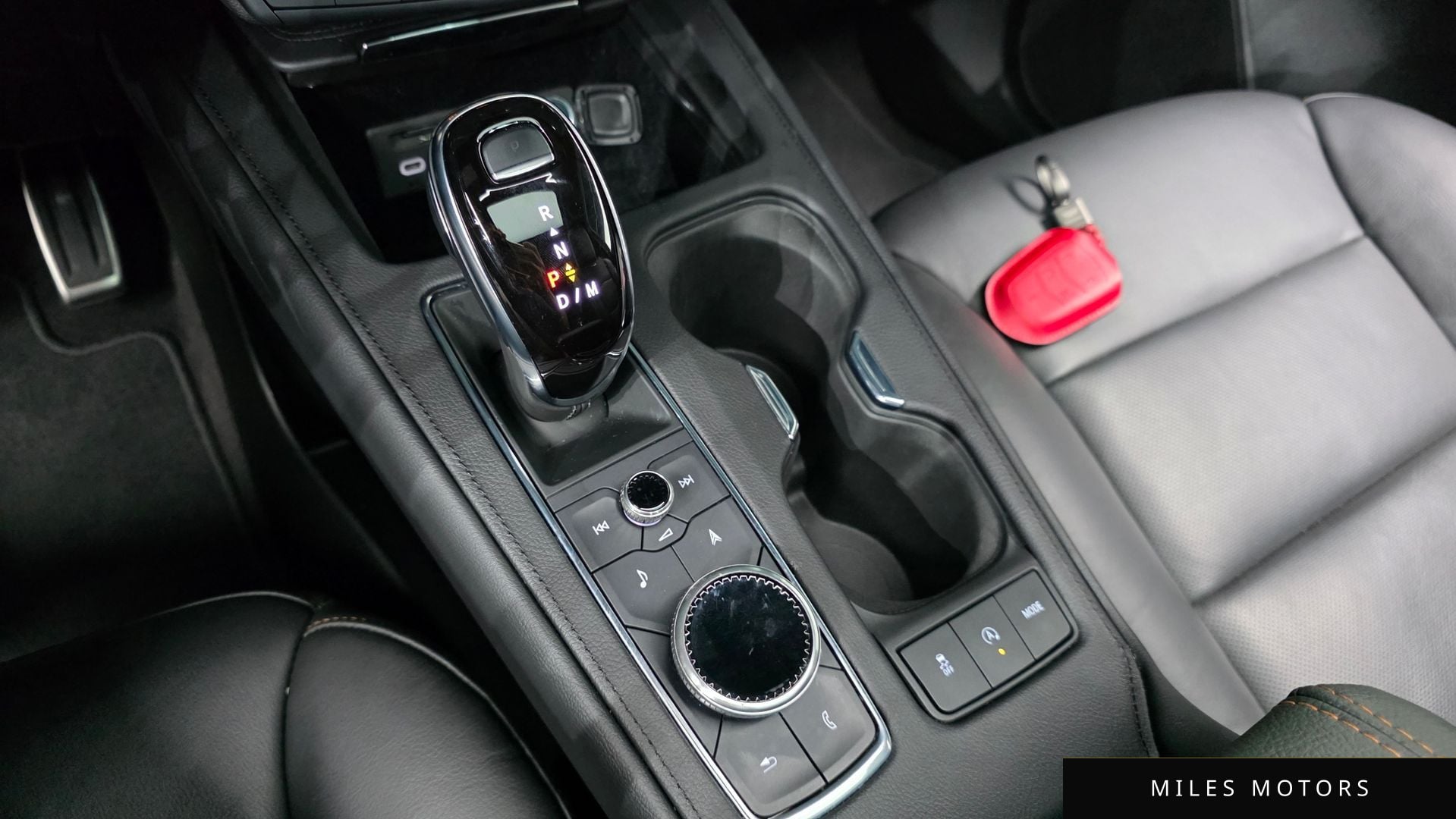 Cadillac XT4 2023 — миниатюра 12