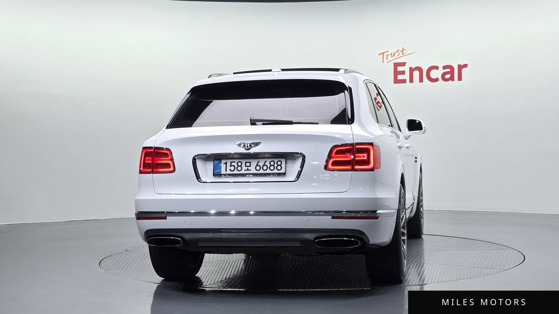 Bentley Bentayga 2018 — миниатюра 4