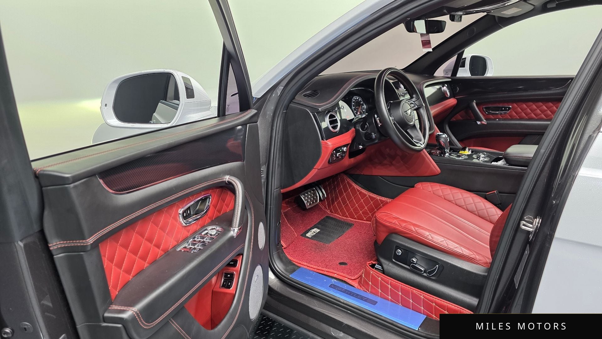 Bentley Bentayga 2018 — миниатюра 10