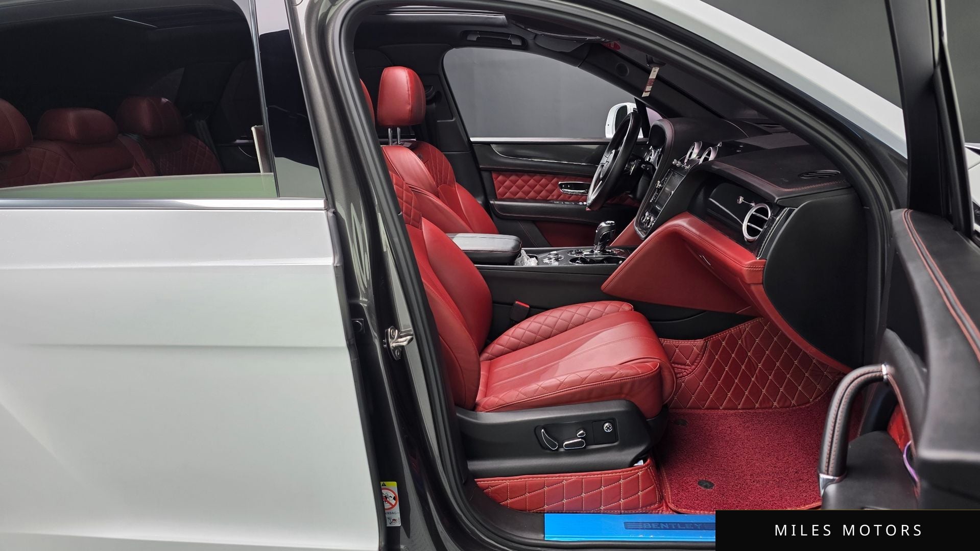 Bentley Bentayga 2018 — миниатюра 11