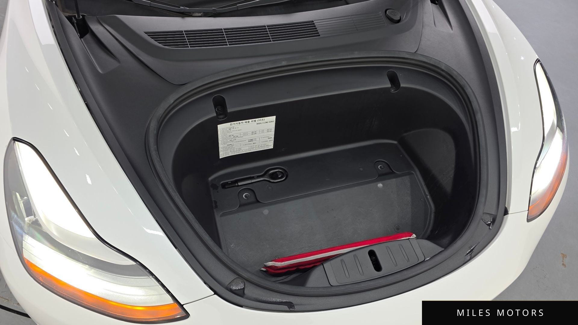 Tesla Model 3 2020 — миниатюра 5