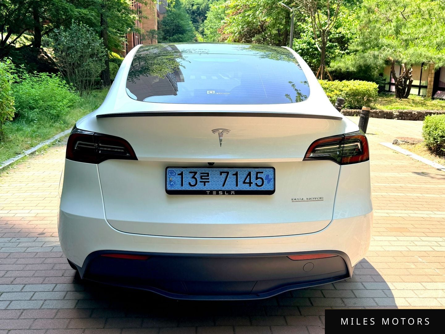 Tesla Model Y 2024 — миниатюра 5