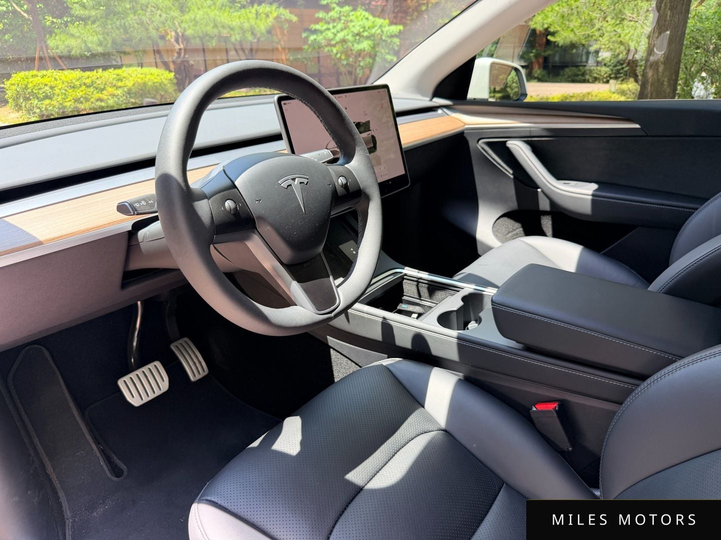 Tesla Model Y 2024 — миниатюра 7