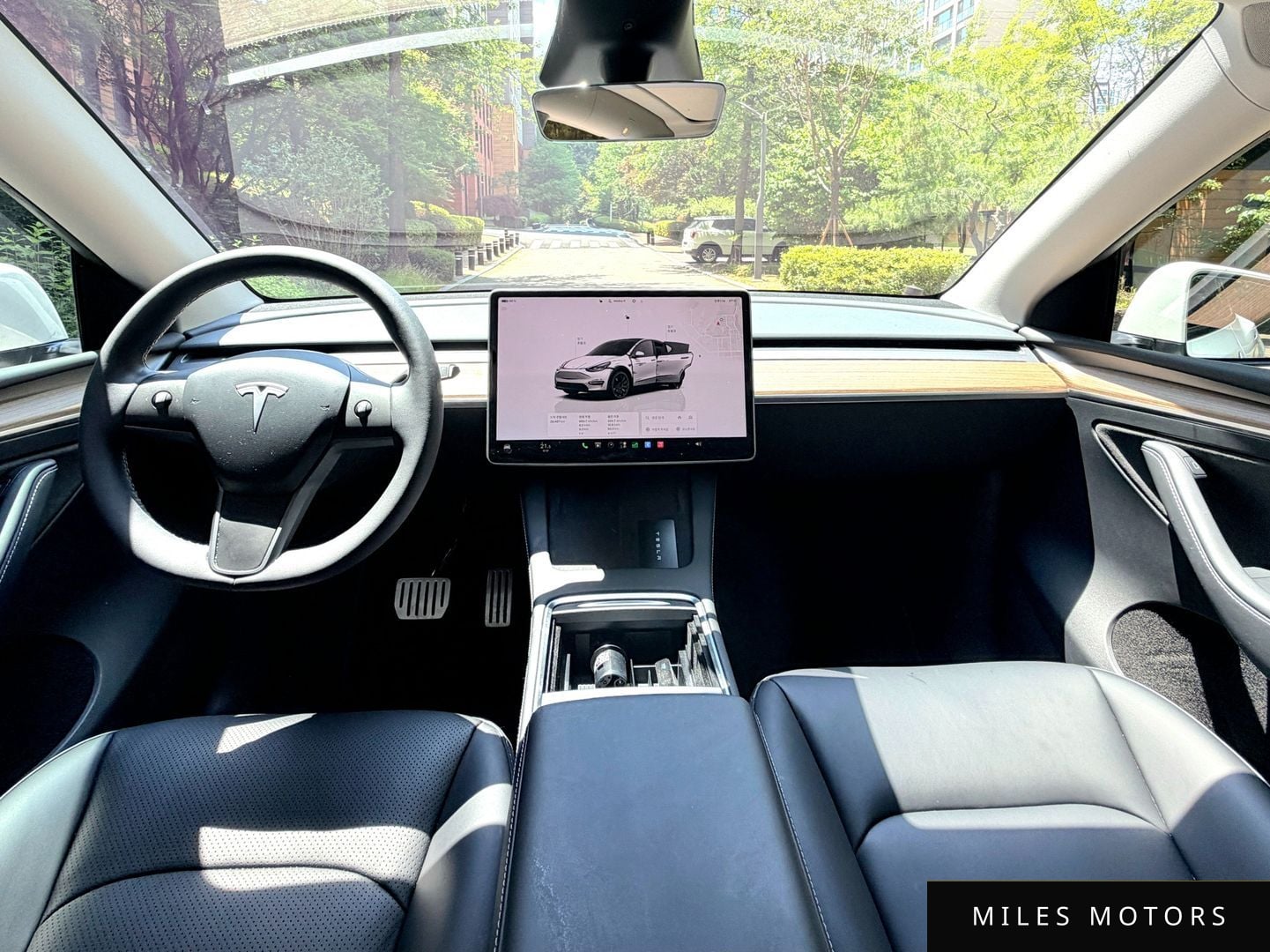 Tesla Model Y 2024 — миниатюра 11