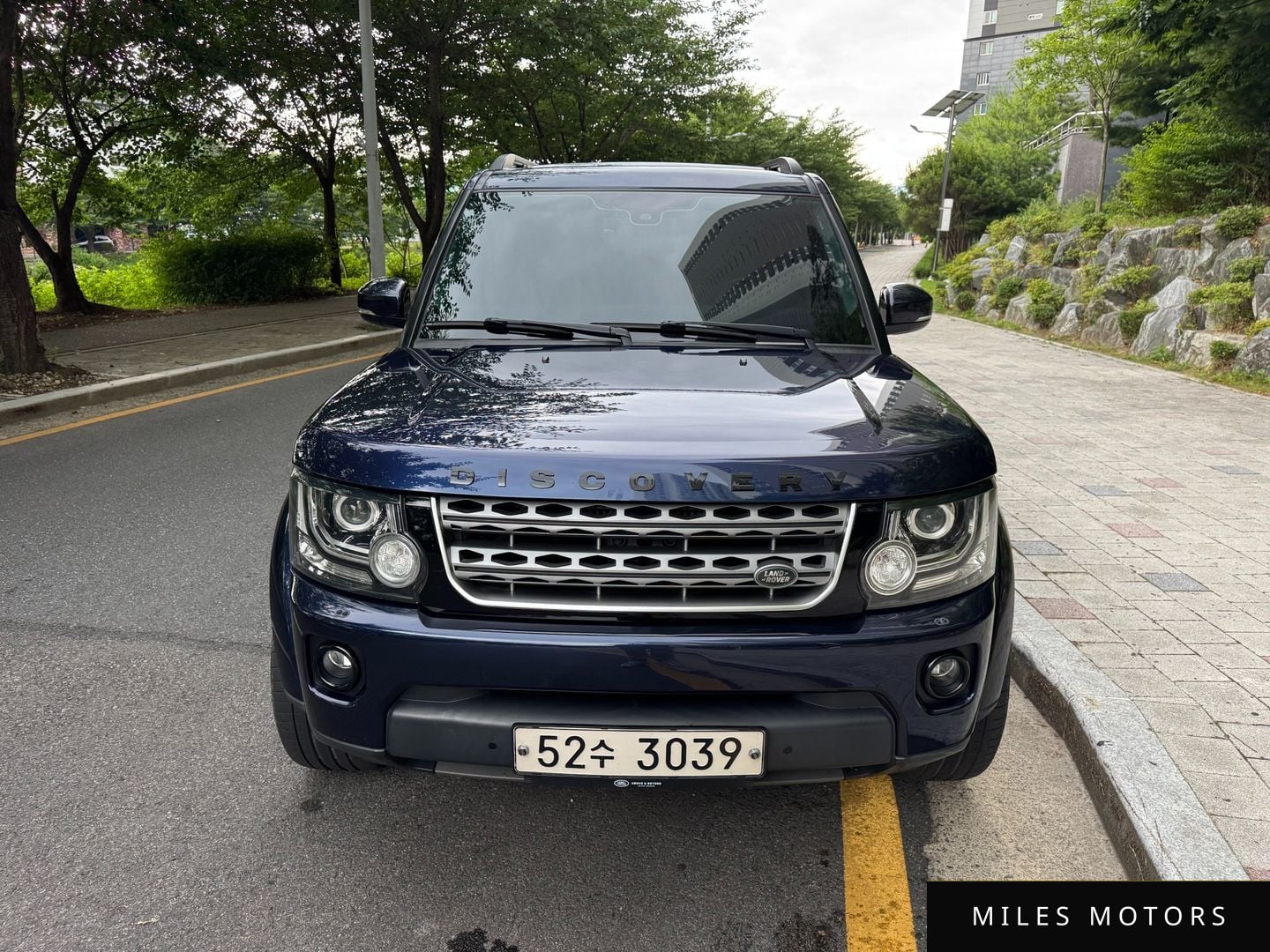 Land Rover Discovery 2016 — фото 1 из 12