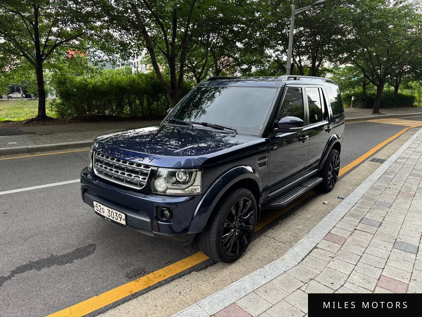 Land Rover Discovery 2016 — миниатюра 2