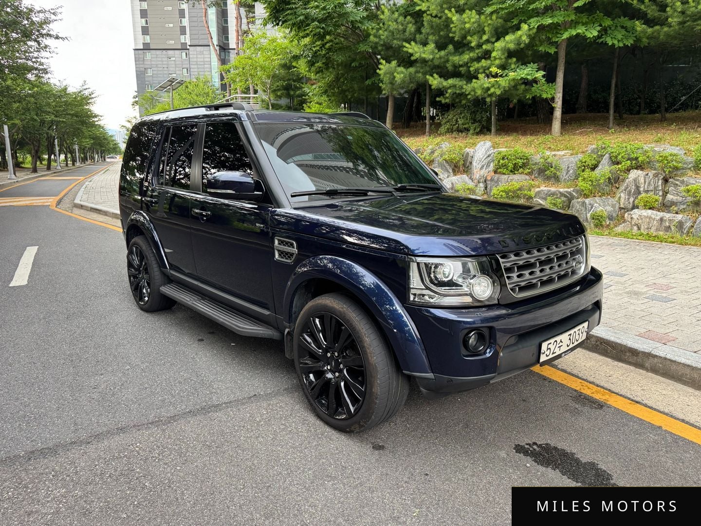 Land Rover Discovery 2016 — миниатюра 5