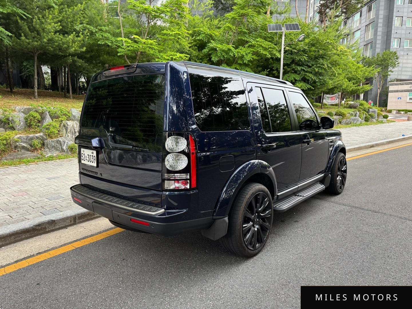 Land Rover Discovery 2016 — миниатюра 6