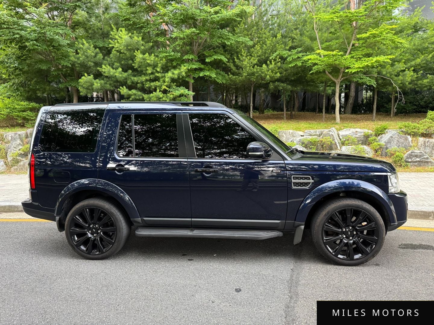 Land Rover Discovery 2016 — миниатюра 7