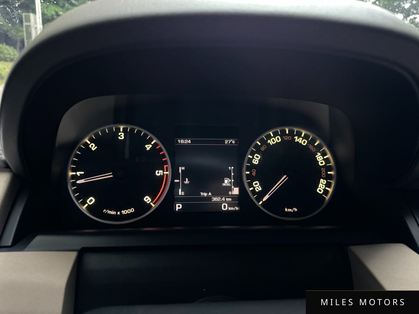 Land Rover Discovery 2016 — миниатюра 12