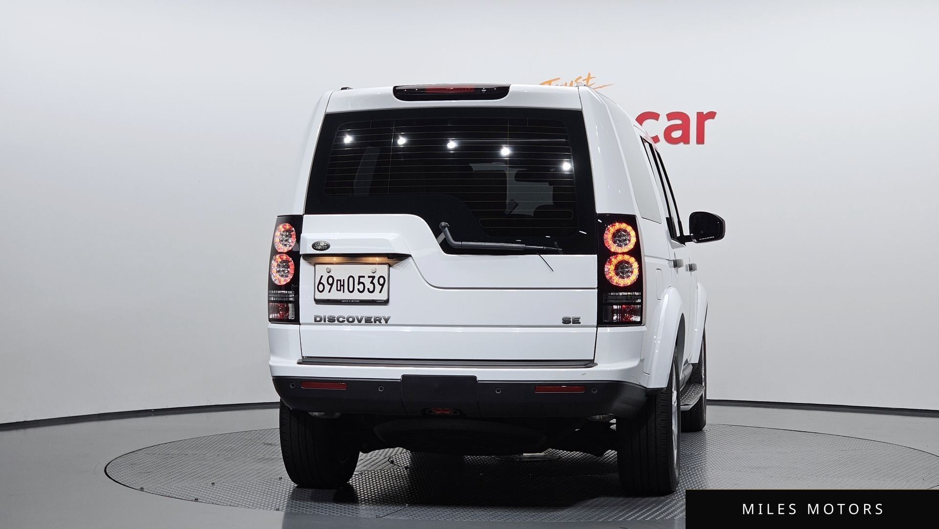 Land Rover Discovery 2016 — миниатюра 4