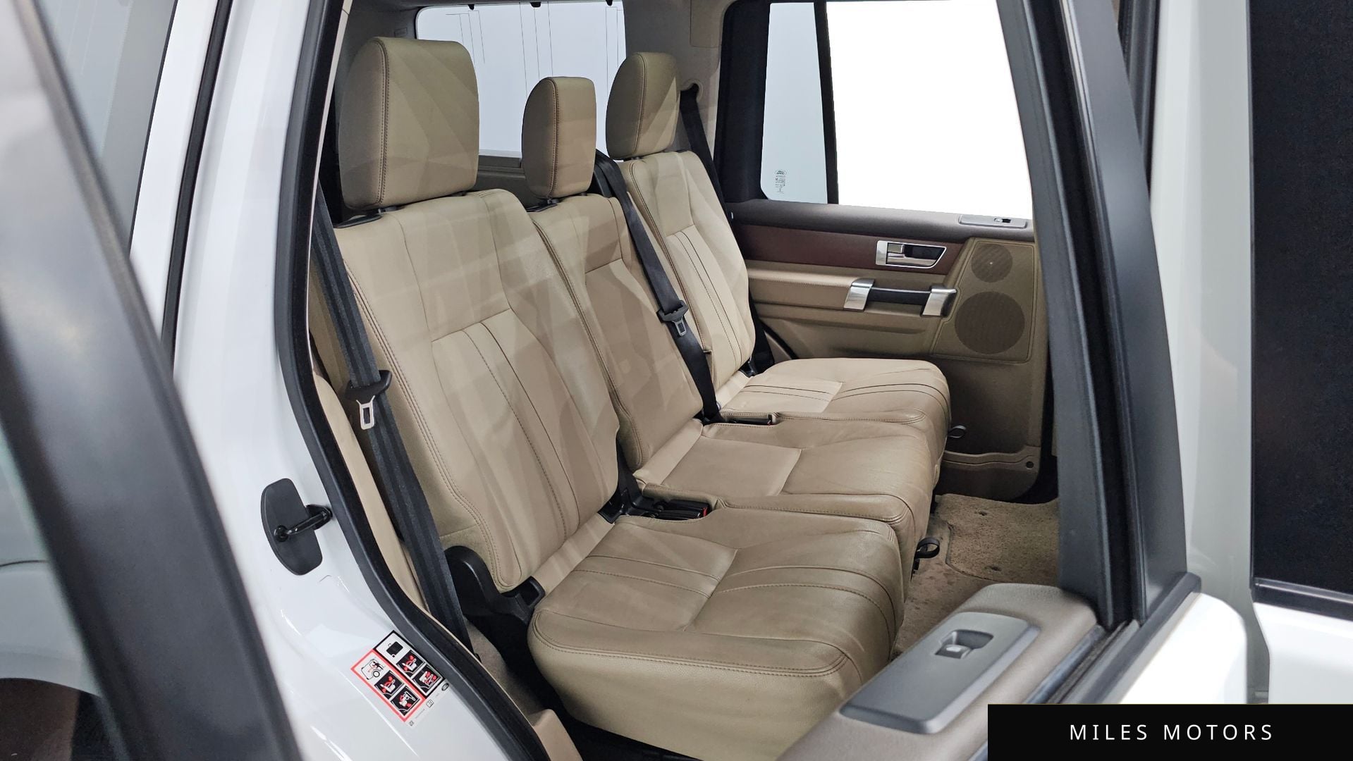 Land Rover Discovery 2016 — миниатюра 11